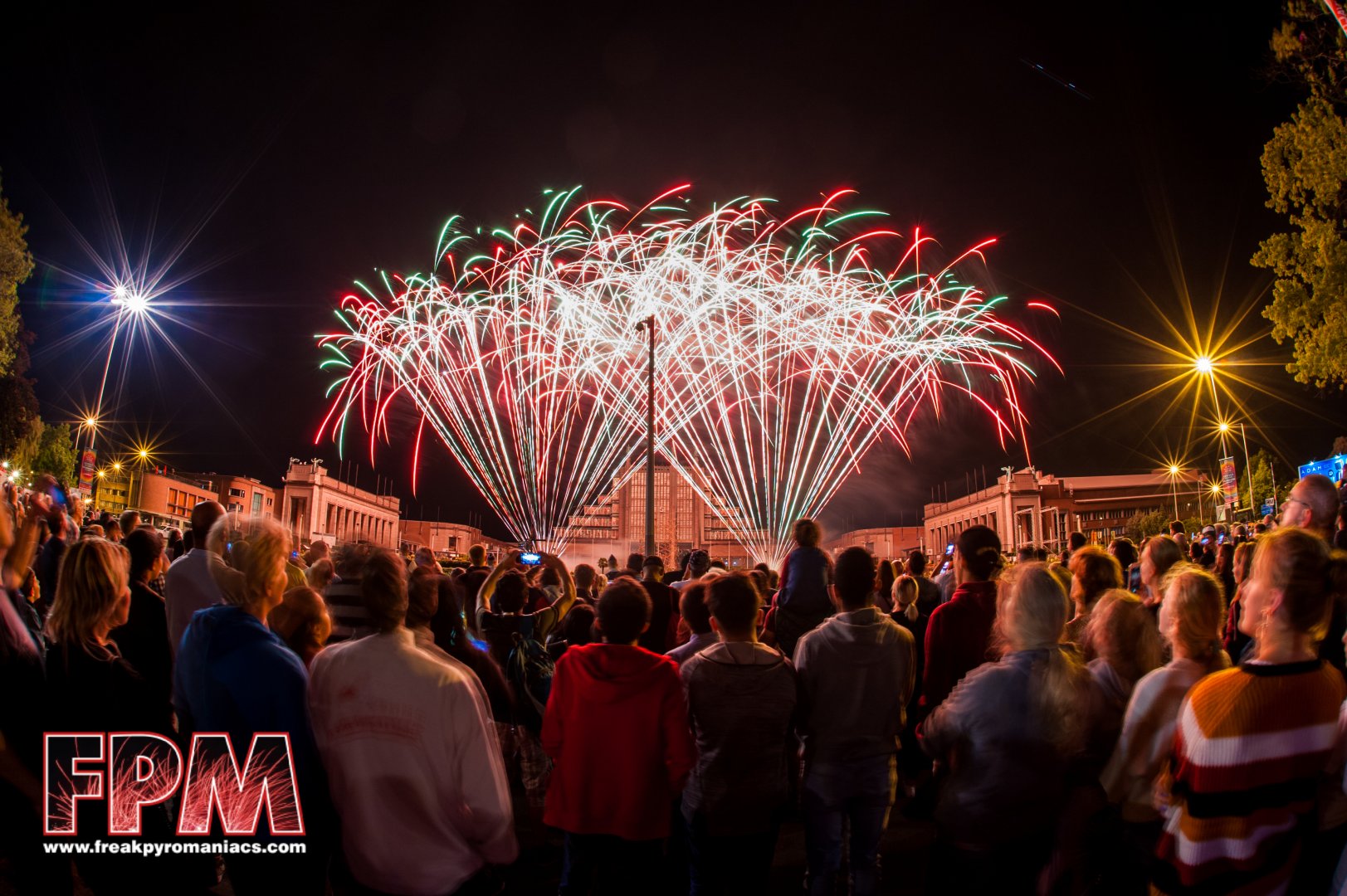 09-08-2019 - Brussel , Les Feux de Laeken - Vuurwerk in Laken
