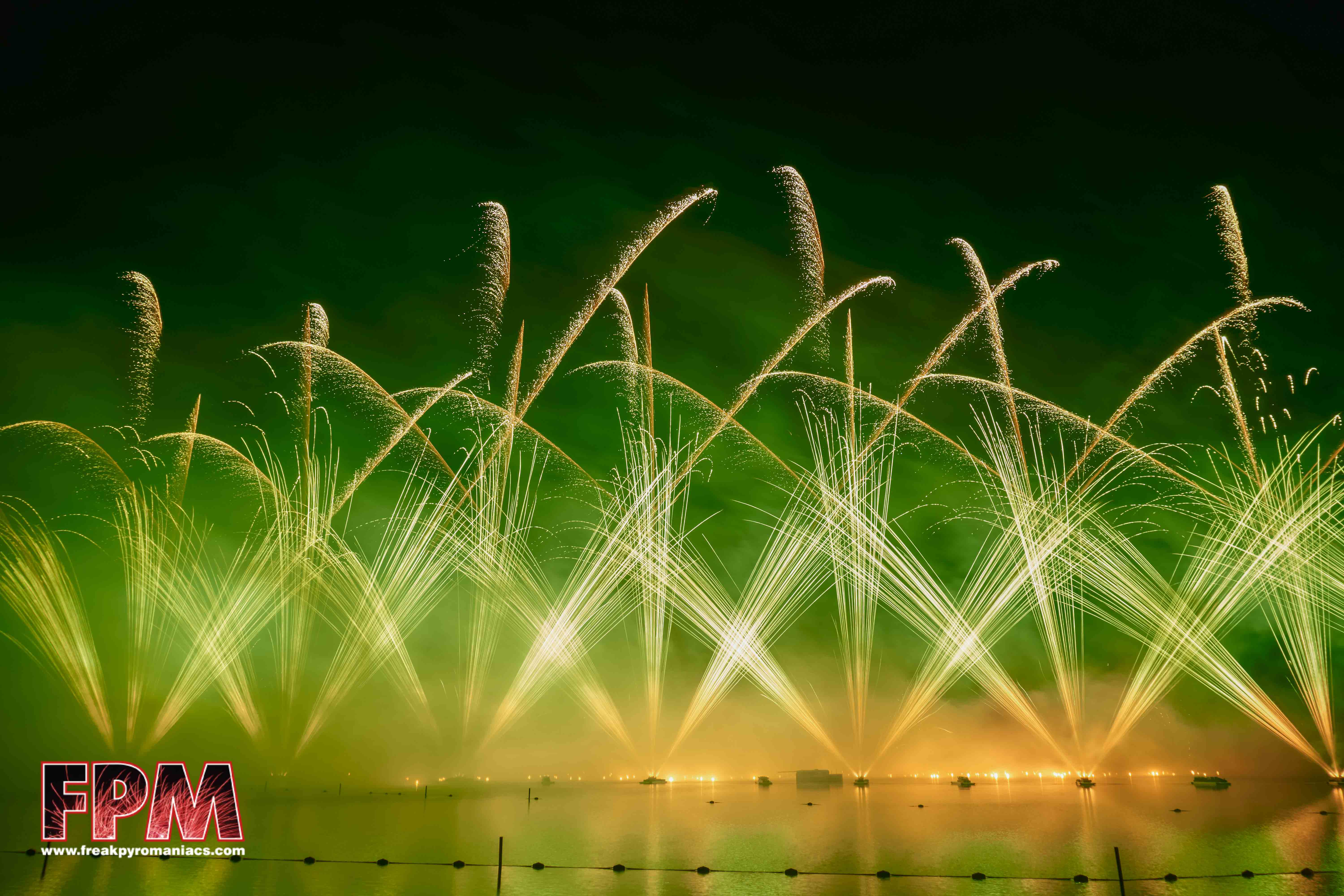 Demo Vuurwerktoppers.nl - Vuurwerk foto's