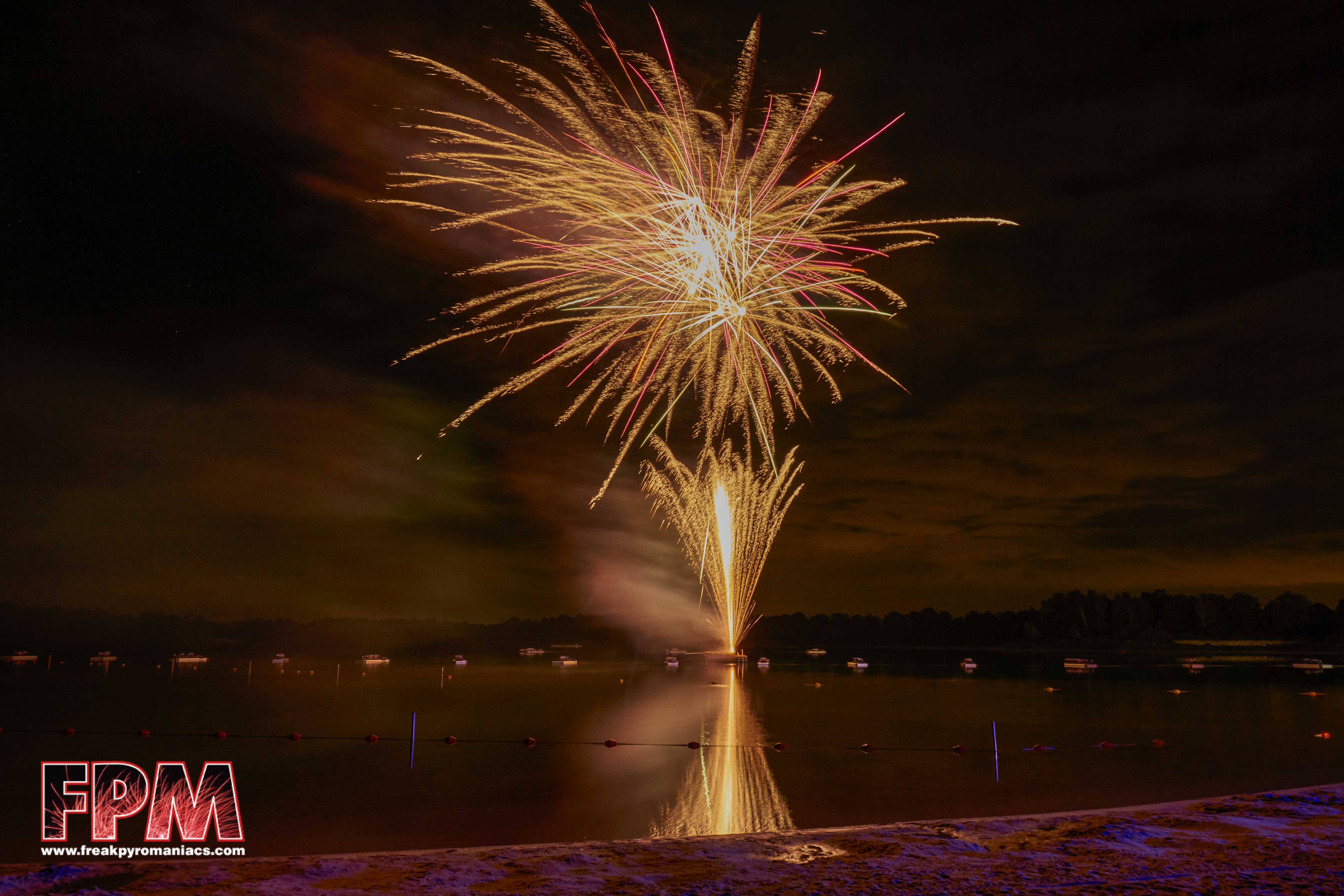 Demo Vuurwerktoppers.nl - Vuurwerk foto's