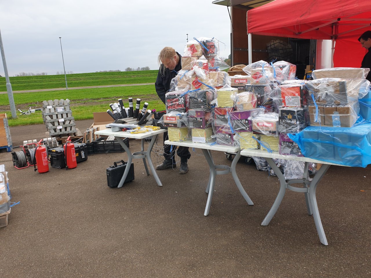 Opbouw 70 jarig bestaan Van Tol  Versunie